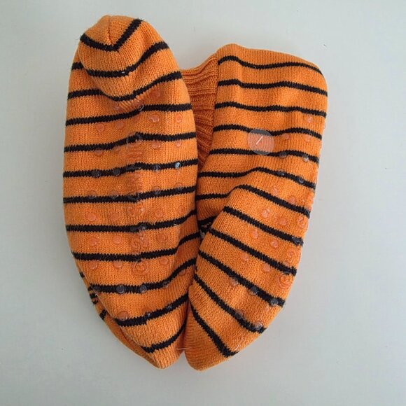 HELLO KITTY Grip Slipper Socks | Halloween Glow in the Dark | Cute Pumpkin NEW - Picture 6 of 8